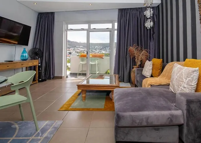 Stylish Flat In Flamboyant Area- No Loadshedding Canterbury