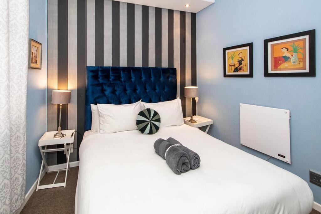 Stylish Flat In Flamboyant Area- No Loadshedding Canterbury * Cape Town