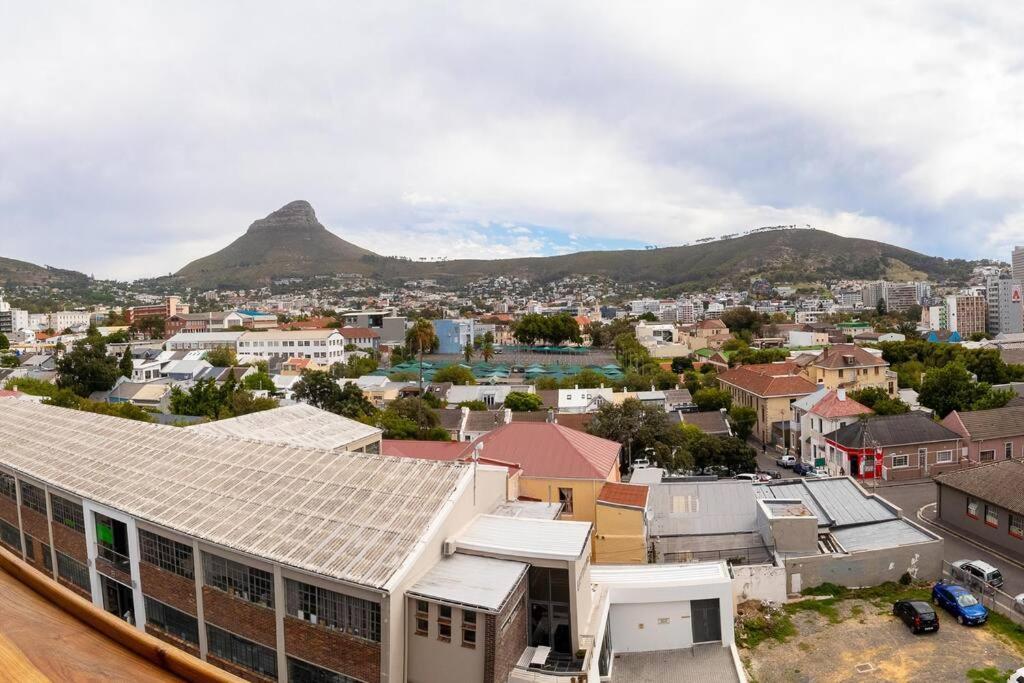 Apartment Stylish Flat In Flamboyant Area- No Loadshedding Canterbury Cape Town