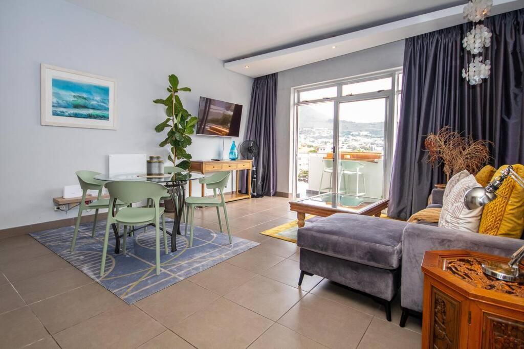 Stylish Flat In Flamboyant Area- No Loadshedding Canterbury Apartment